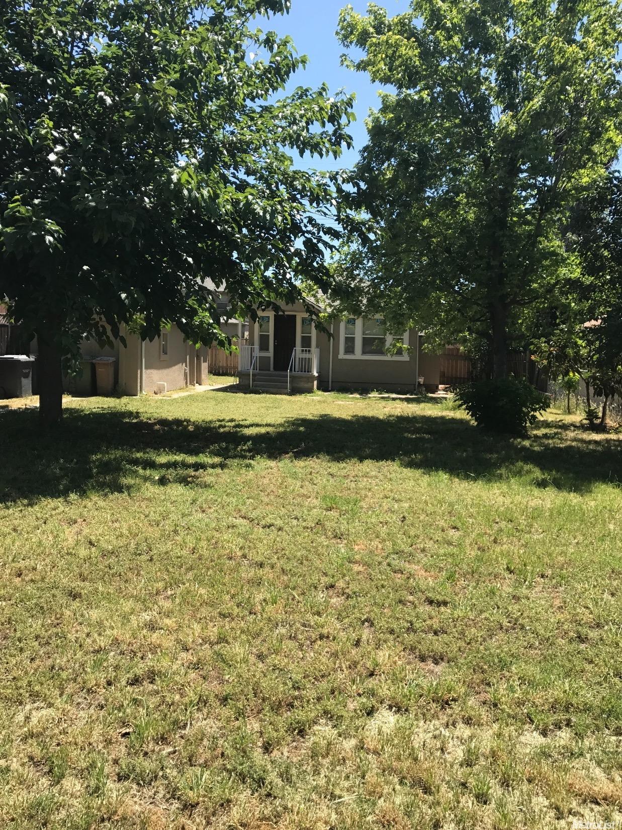 340 E Walnut St, Lodi, CA 95240 photo 2