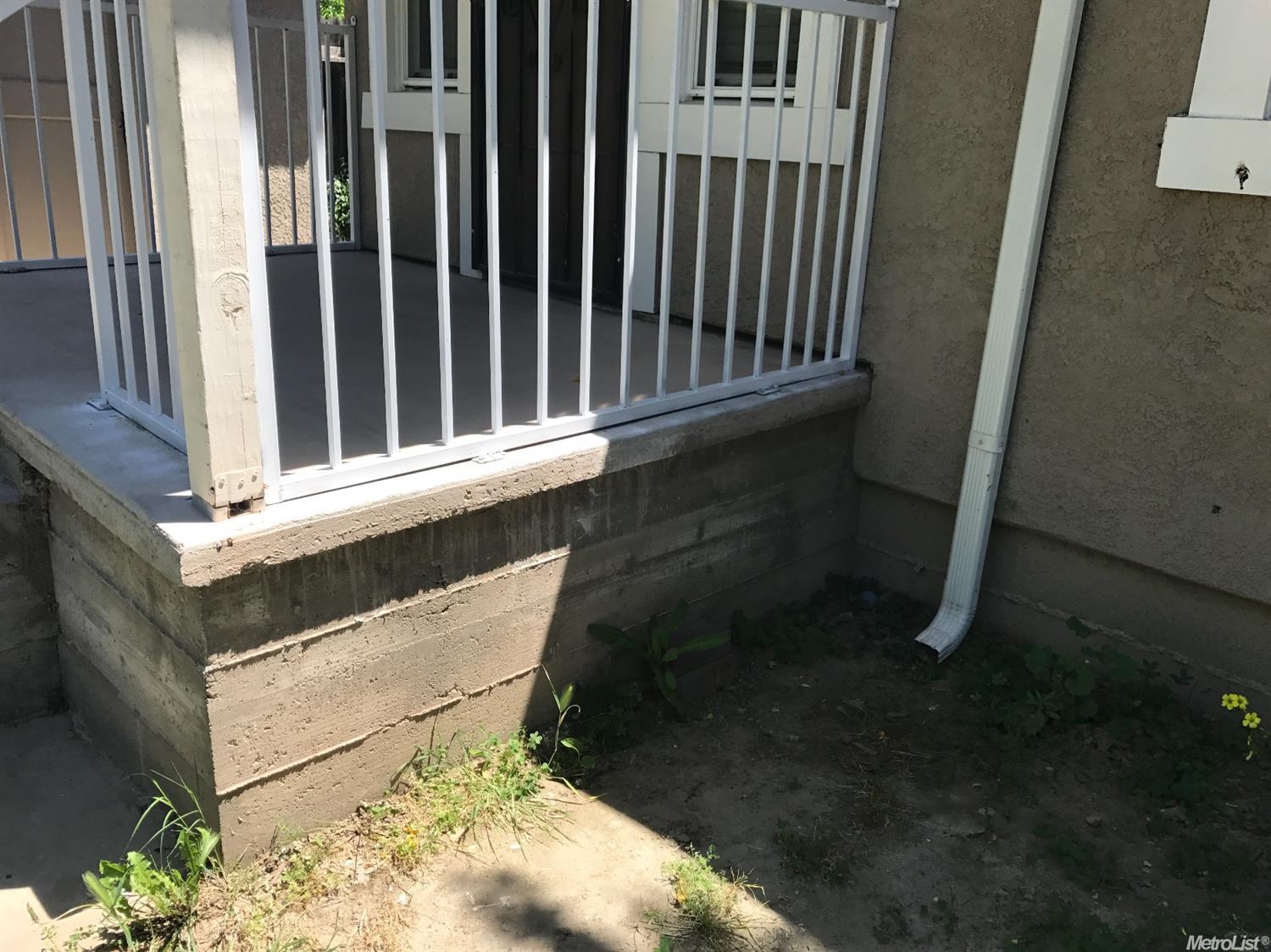 340 E Walnut St, Lodi, CA 95240 photo 5