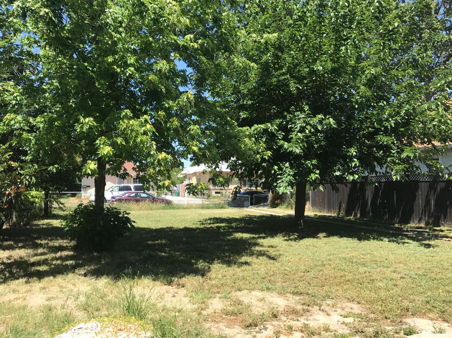 340 E Walnut St, Lodi, CA 95240 photo 4