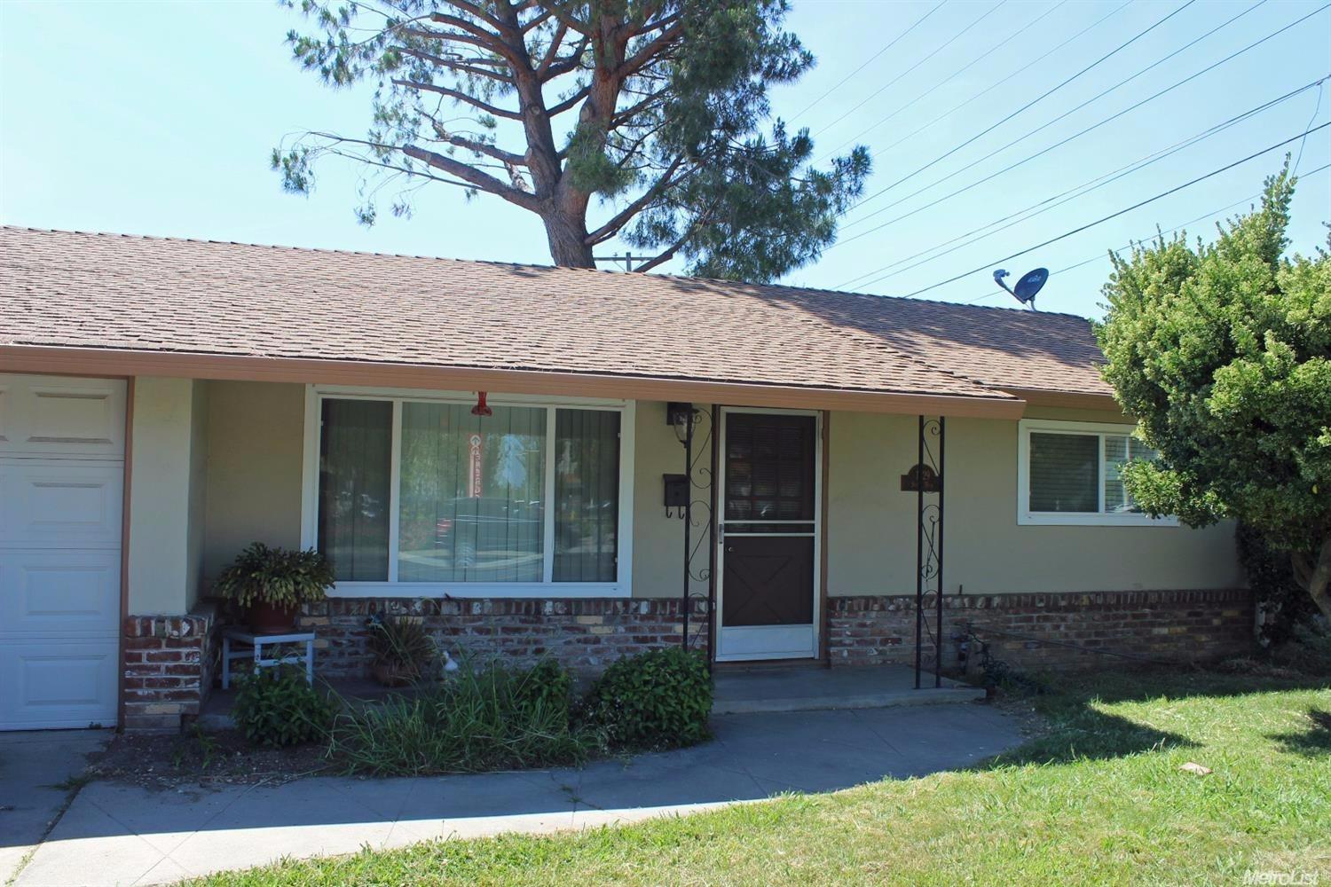 1029 S Ham Ln, Lodi, CA 95242 photo 1