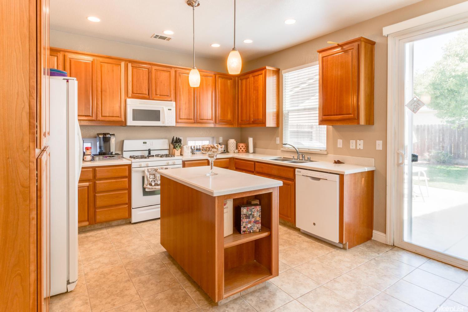 1388 Gianna Ln, Manteca, CA 95336 photo 10