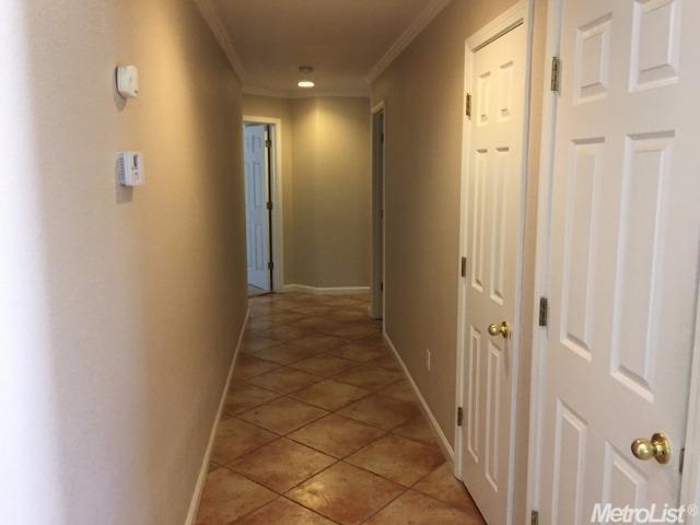 716 Roadrunner Dr, Patterson, CA 95363 photo 9