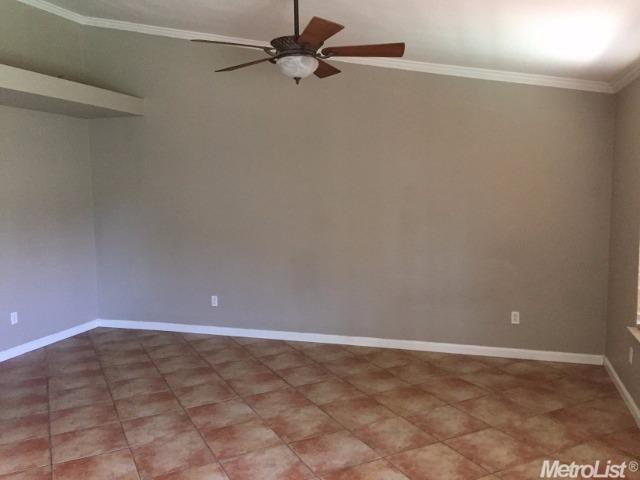 716 Roadrunner Dr, Patterson, CA 95363 photo 6