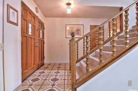 5417 Saint Anton Ct, Carmichael, CA 95608 photo 3