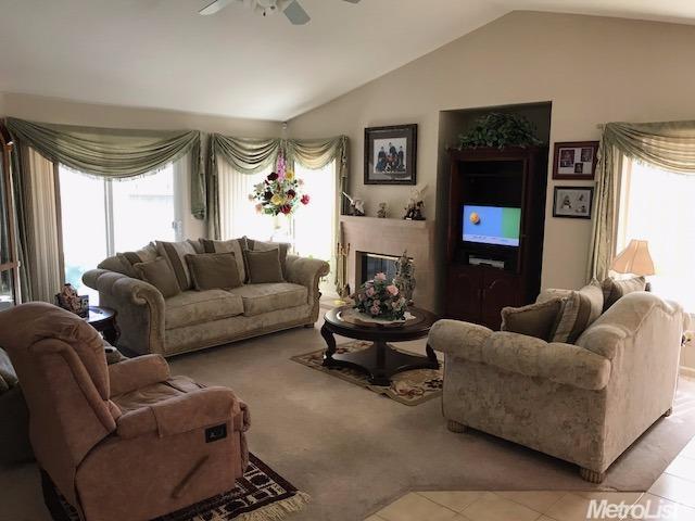 945 Cole Ave, Turlock, CA 95382 photo 2