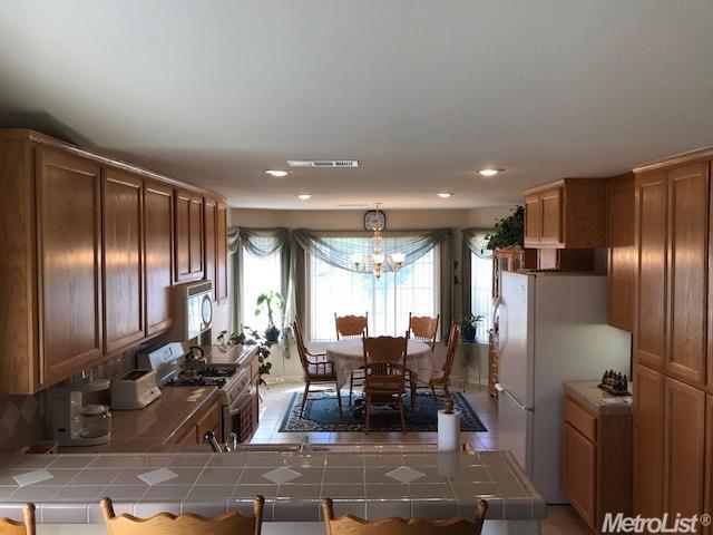945 Cole Ave, Turlock, CA 95382 photo 4