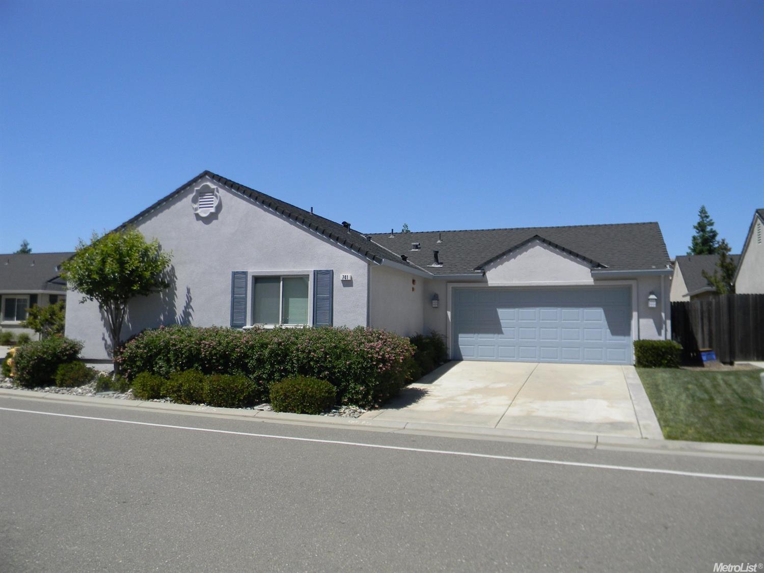 741 Young Ct, Galt, CA 95632 photo 2