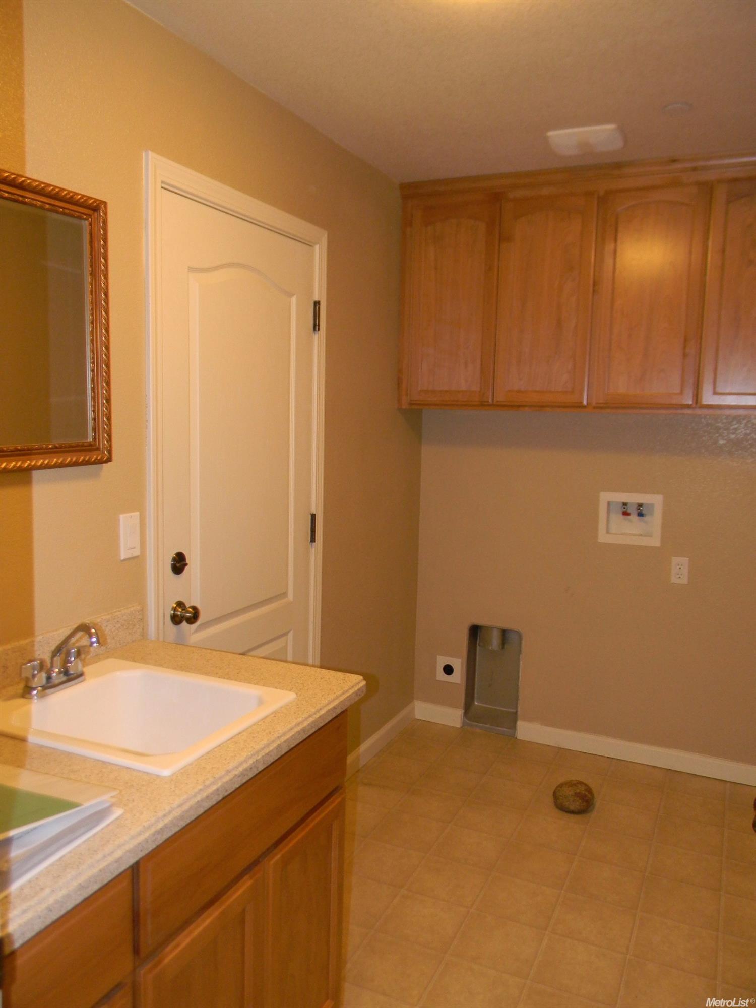 741 Young Ct, Galt, CA 95632 photo 8