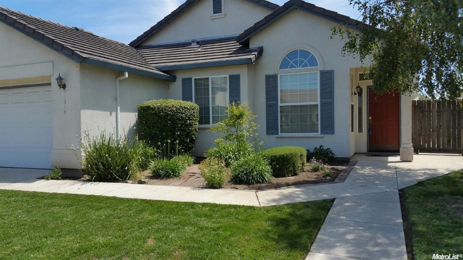 1378 Primavera Ave, Manteca, CA 95336 photo 2