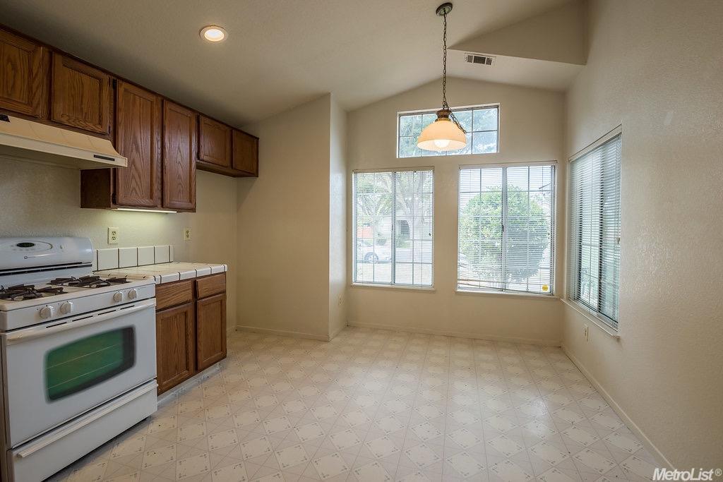 2216 Inglenook Dr, Modesto, CA 95358 photo 10