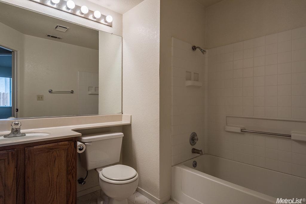 2216 Inglenook Dr, Modesto, CA 95358 photo 14