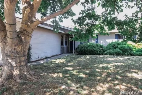 1009 Chalone Ct, Modesto, CA 95358 photo 3