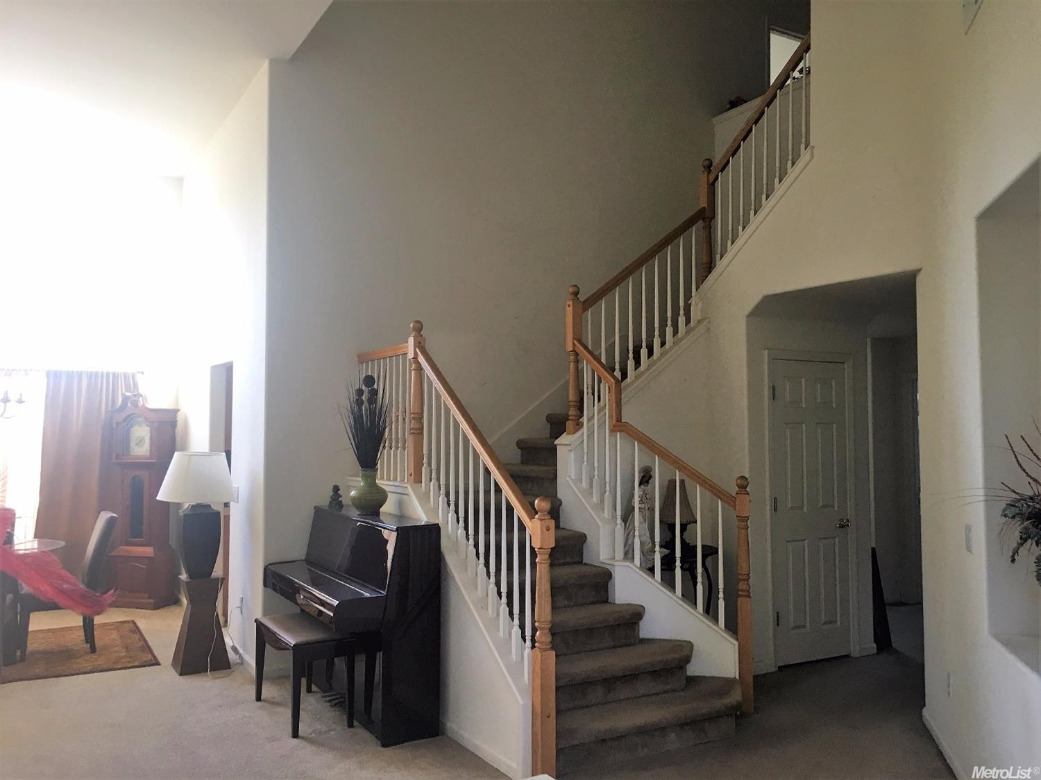 361 De Bord Dr, Tracy, CA 95376 photo 2