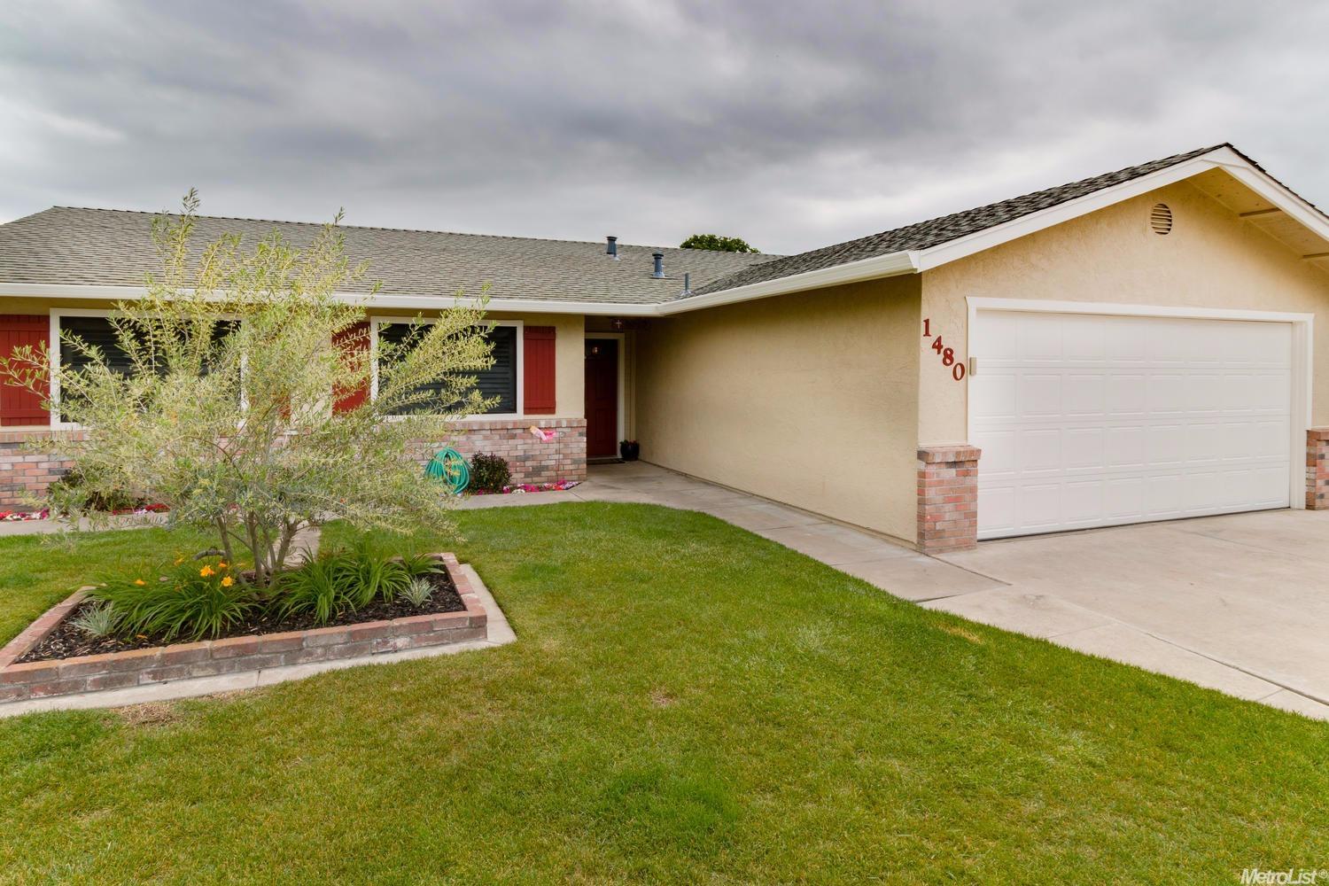 1480 Harvest Dr, Ripon, CA 95366 photo 2