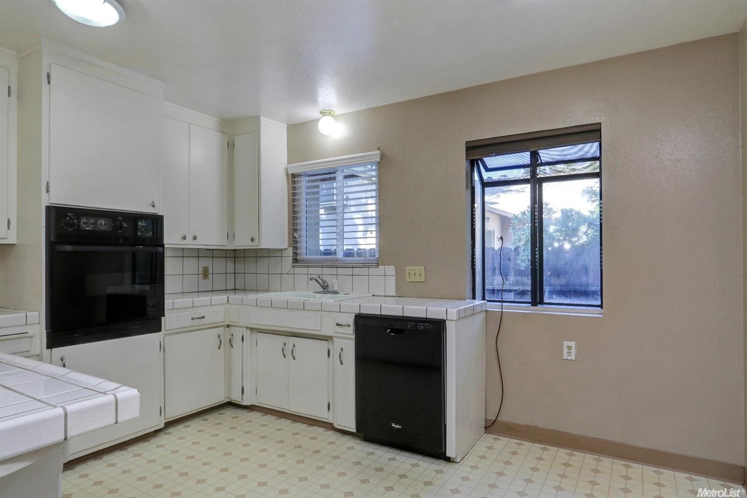 512 Ryan Ave, Modesto, CA 95350 photo 9