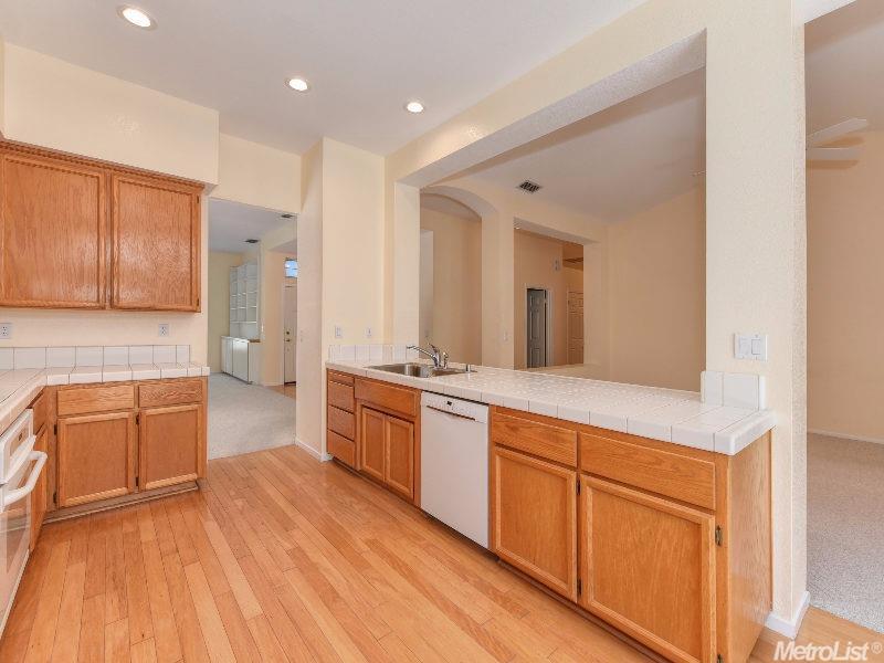 184 Singer Ln, Folsom, CA 95630 photo 6