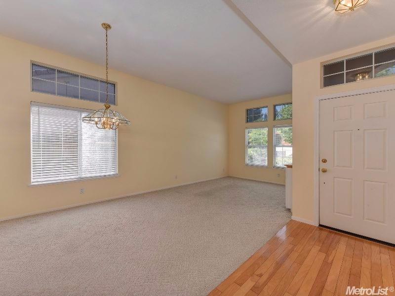 184 Singer Ln, Folsom, CA 95630 photo 4