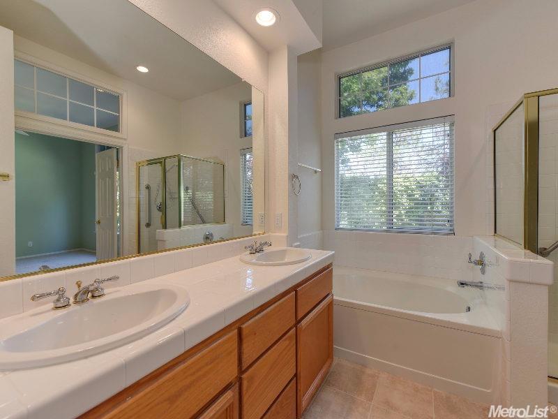 184 Singer Ln, Folsom, CA 95630 photo 22
