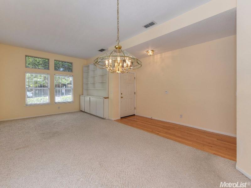 184 Singer Ln, Folsom, CA 95630 photo 5
