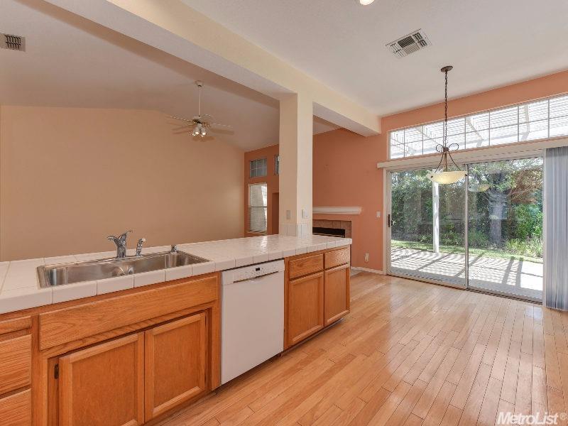 184 Singer Ln, Folsom, CA 95630 photo 8