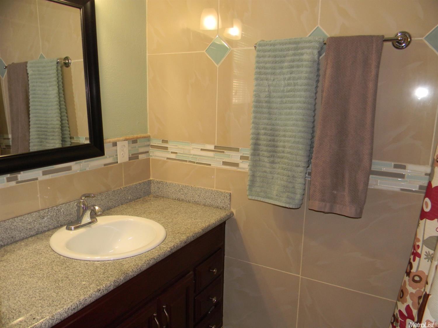 126 W 20th St, Tracy, CA 95376 photo 9
