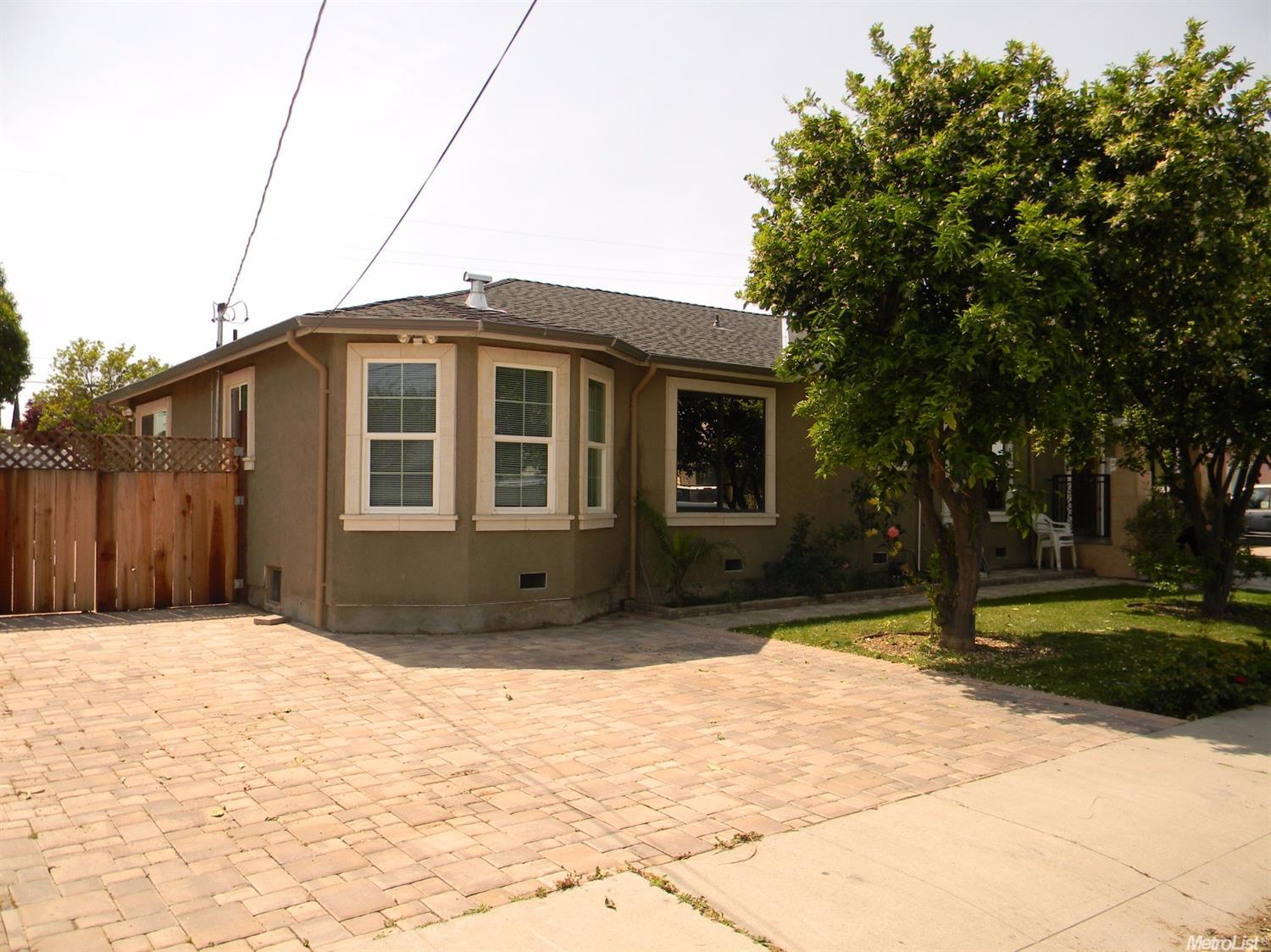 126 W 20th St, Tracy, CA 95376 photo 2