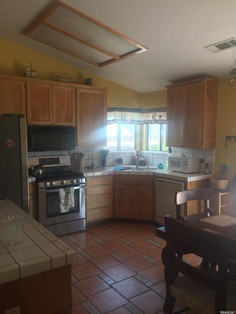 305 Allison Ct, Escalon, CA 95320 photo 8