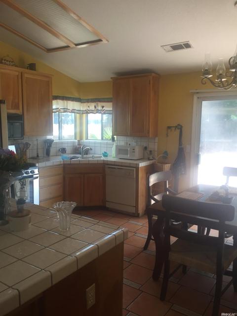 305 Allison Ct, Escalon, CA 95320 photo 5