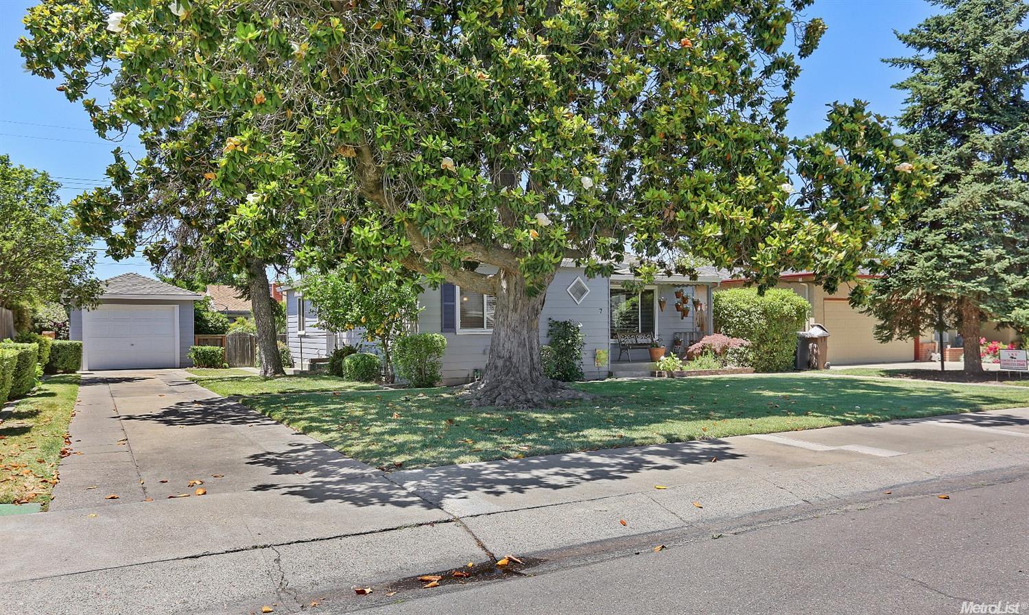 7 N Sunset Dr, Lodi, CA 95240 photo 2