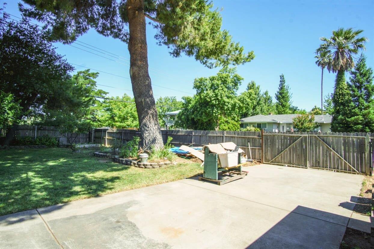 4723 Crestview Dr, Carmichael, CA 95608 photo 32