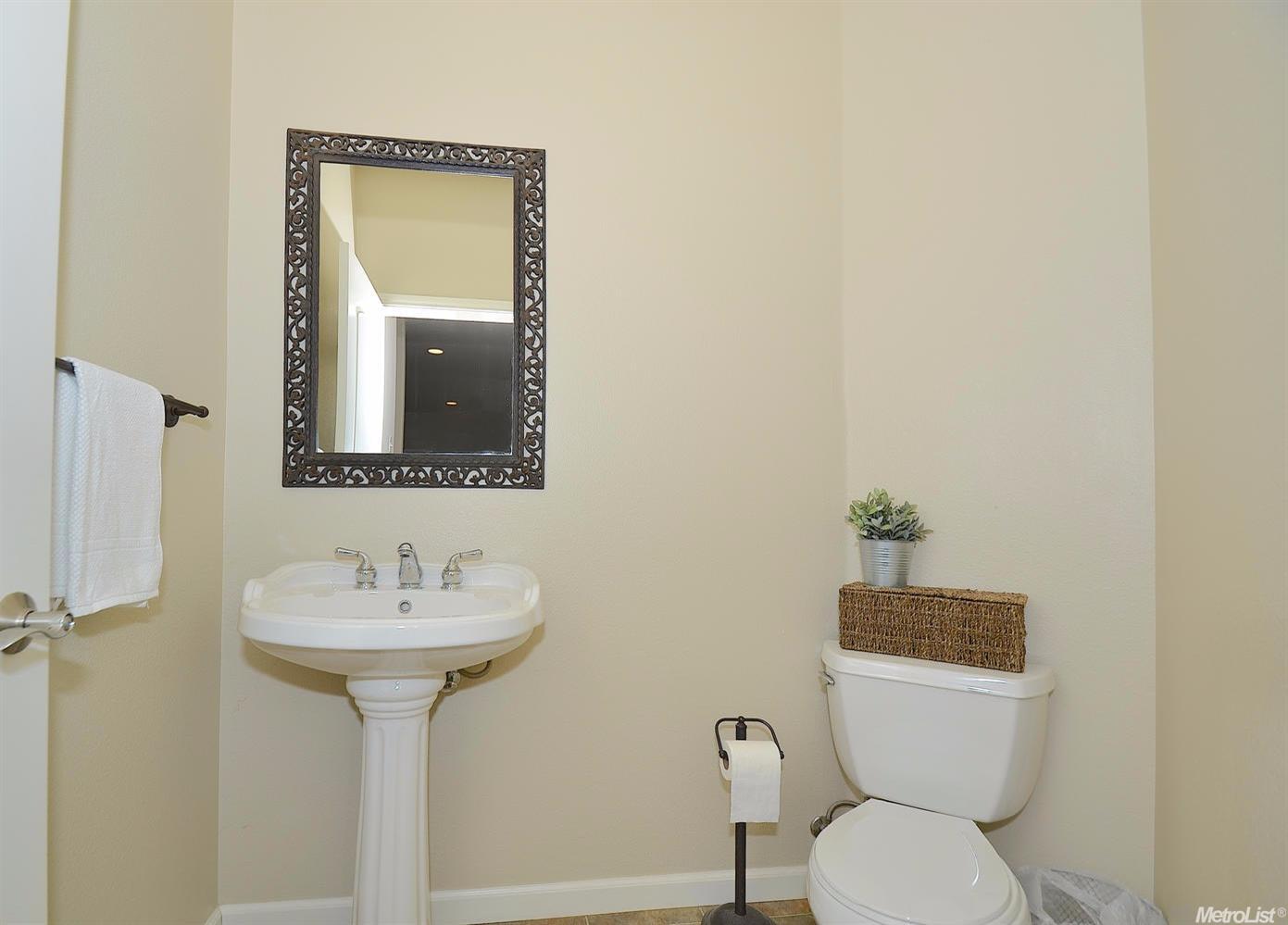 420 Hoffman St, Jackson, CA 95642 photo 4