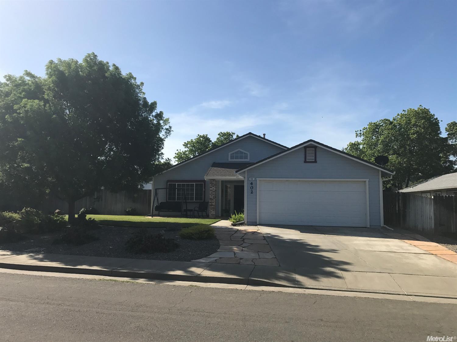 402 Columbia Way, Winters, CA 95694 photo 2