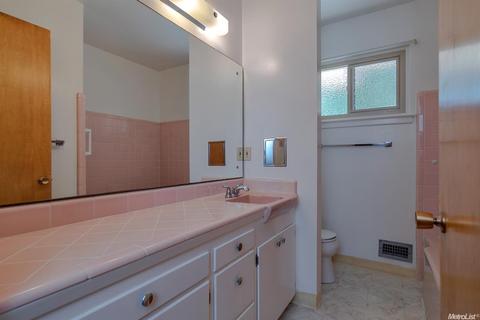 654 Elmwood Dr, Davis, CA 95616 photo 12