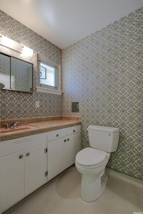 654 Elmwood Dr, Davis, CA 95616 photo 9