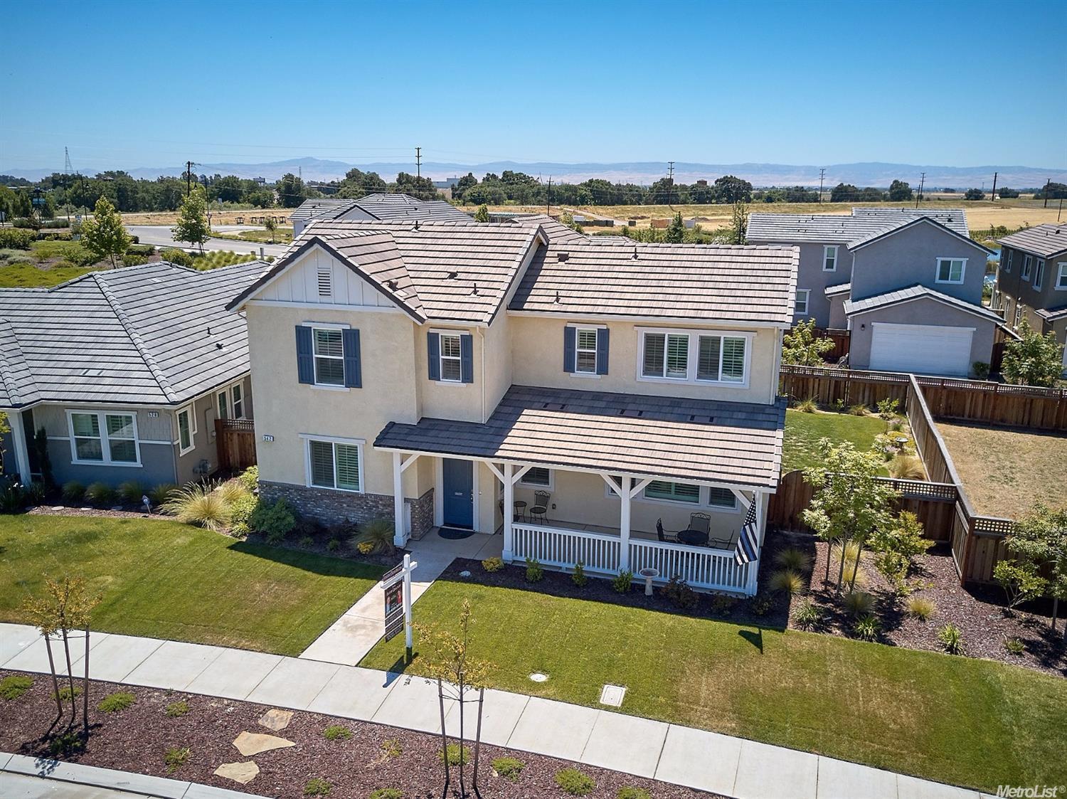 542 Channel Dr, Lathrop, CA 95330 photo 2