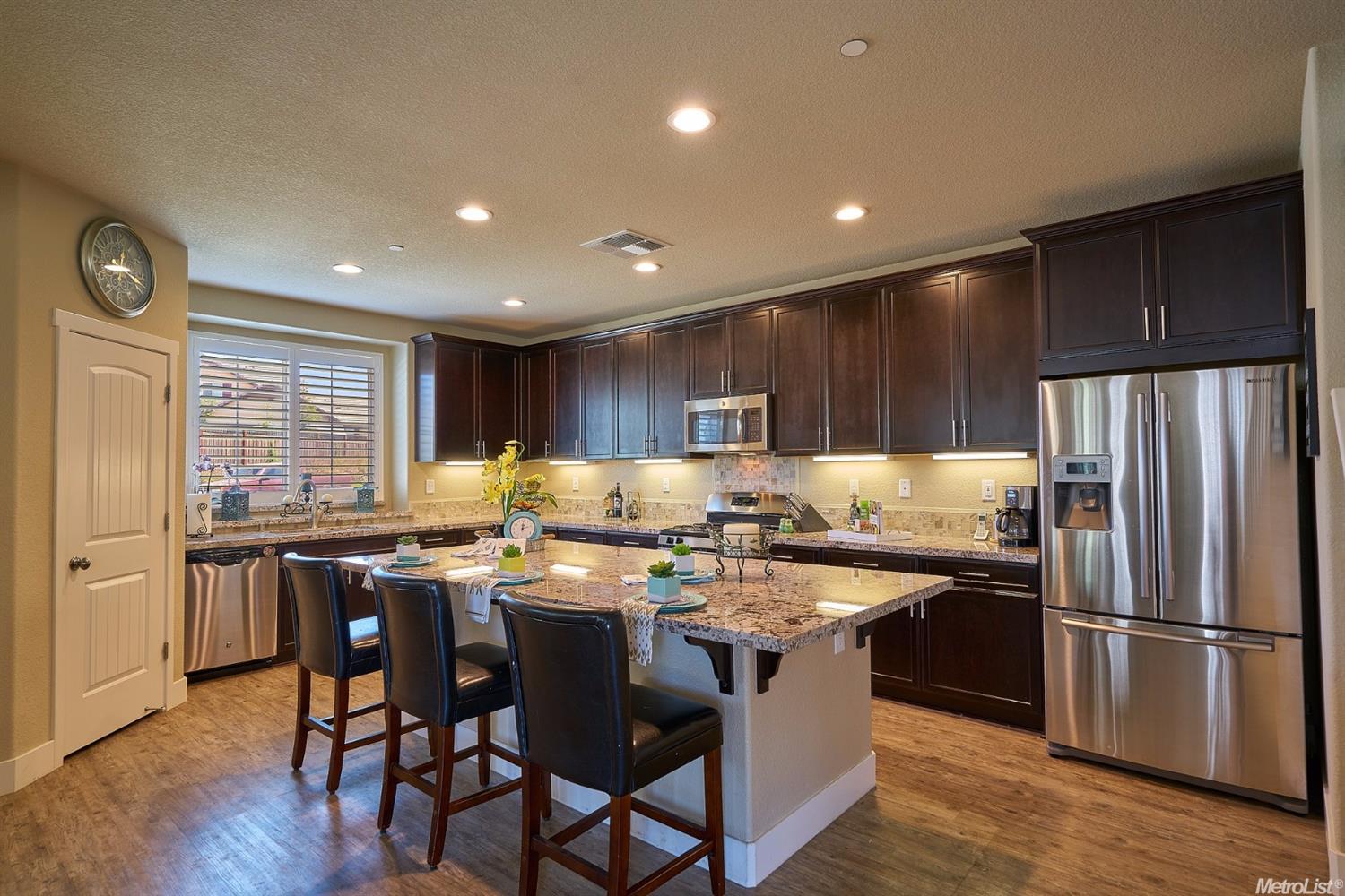 542 Channel Dr, Lathrop, CA 95330 photo 4