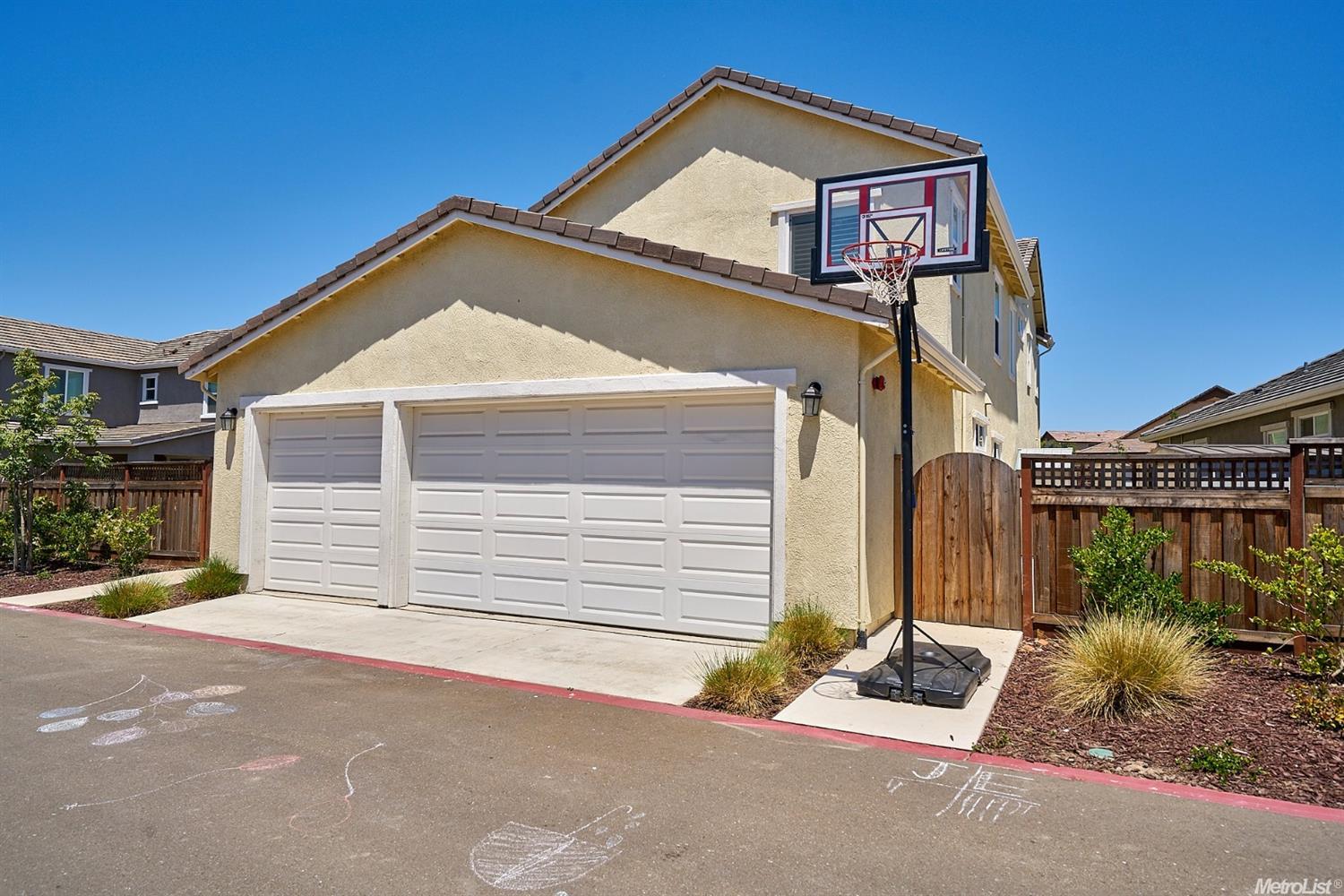 542 Channel Dr, Lathrop, CA 95330 photo 3