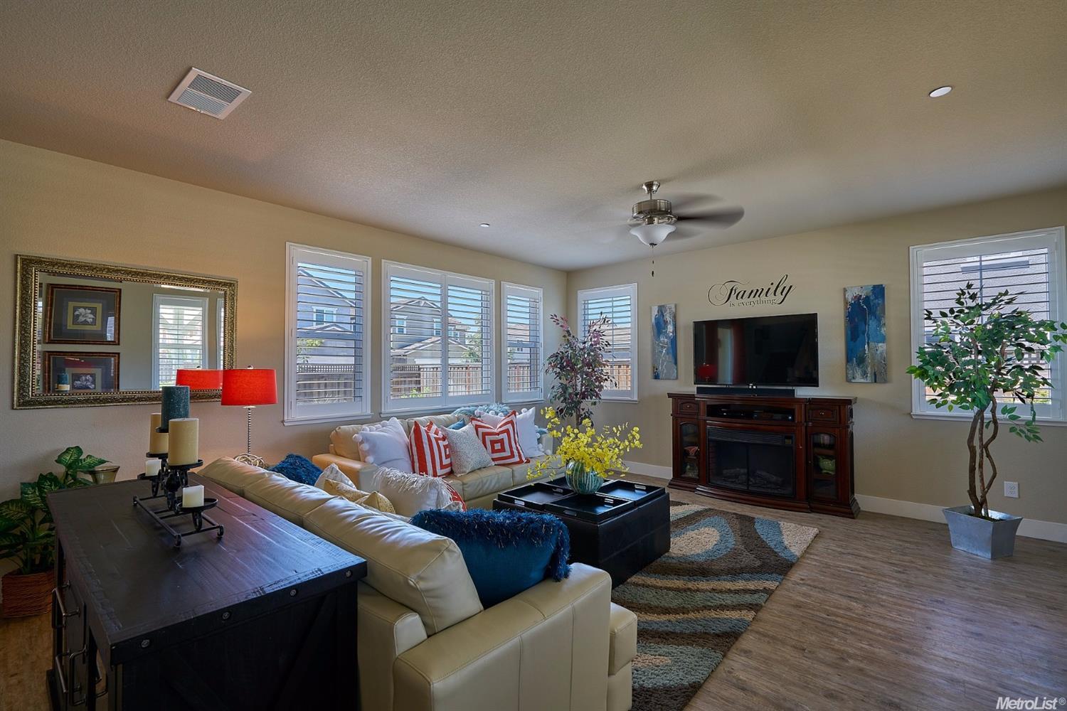 542 Channel Dr, Lathrop, CA 95330 photo 5
