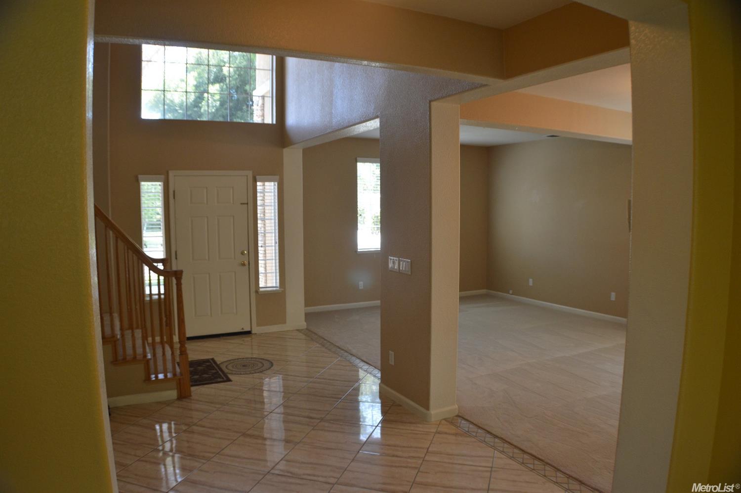 727 Bobcat Ln, Manteca, CA 95336 photo 3