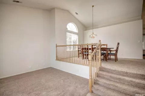 6432 Emerald Dr, Rocklin, CA 95677 photo 2