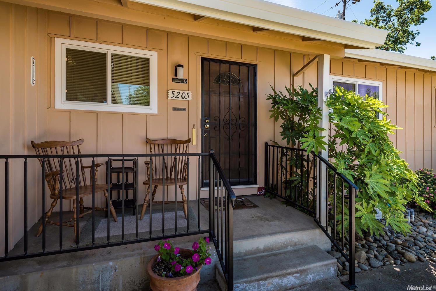 5205 Schuyler Dr, Carmichael, CA 95608 photo 2