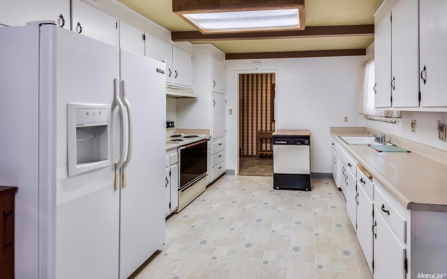 5205 Schuyler Dr, Carmichael, CA 95608 photo 4