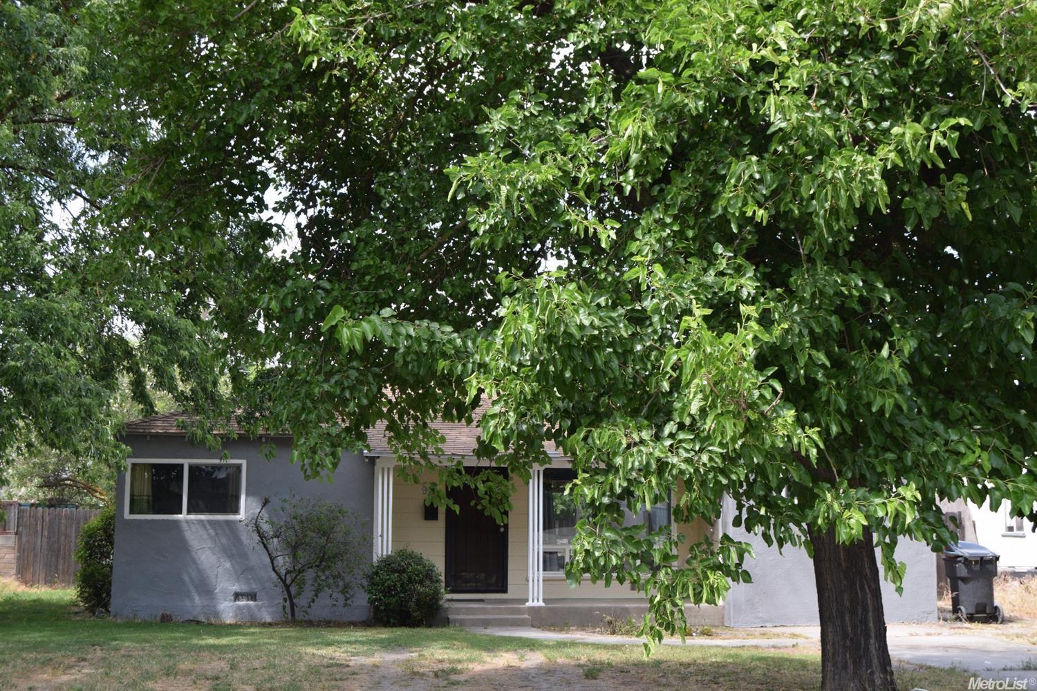 913 Elm Ave, Modesto, CA 95351 photo 1