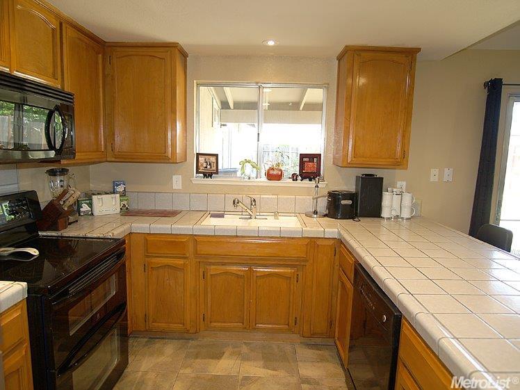 15497 Eagle Ln, Lathrop, CA 95330 photo 9