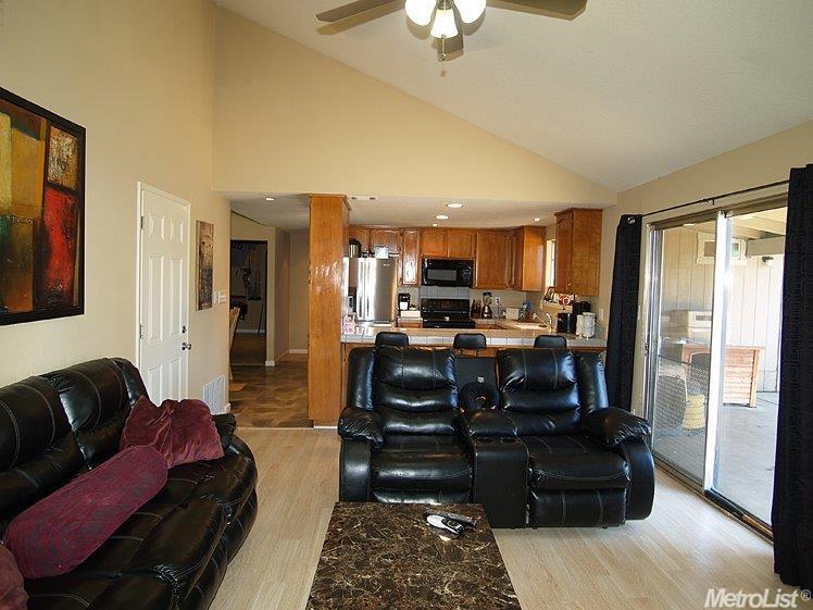15497 Eagle Ln, Lathrop, CA 95330 photo 10