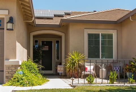 719 Griffey Way, Galt, CA 95632 photo 2