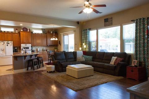719 Griffey Way, Galt, CA 95632 photo 5