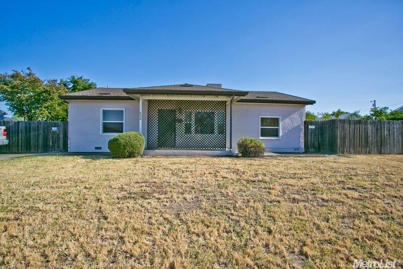 852 Virginia St, Manteca, CA 95337 photo 2