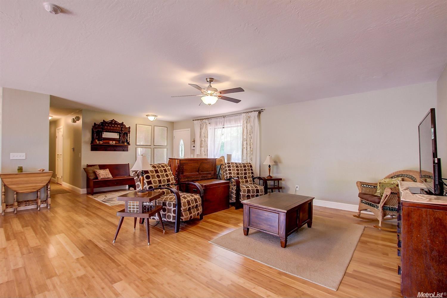 10488 Pekolee Dr, Grass Valley, CA 95949 photo 9