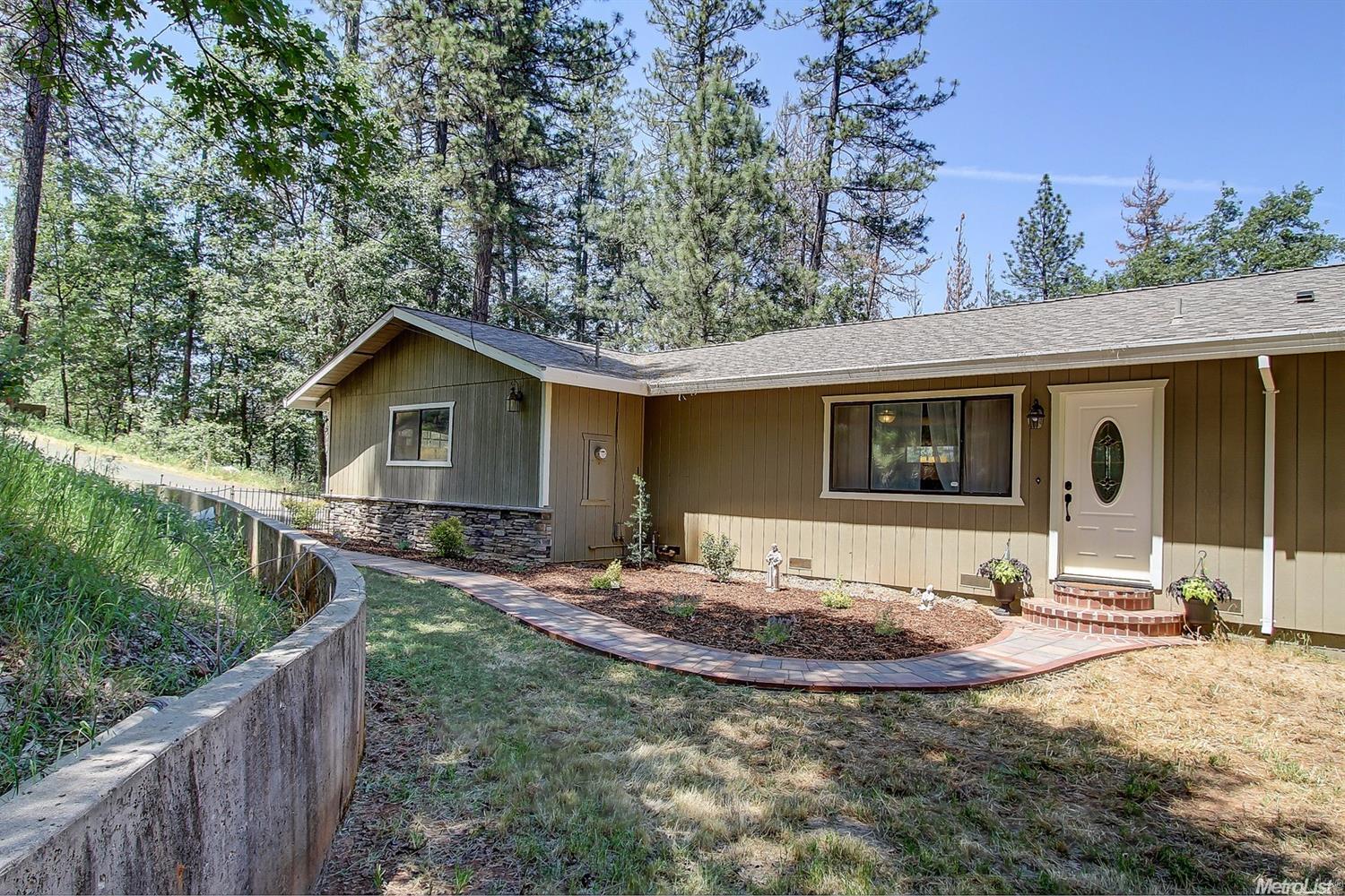 10488 Pekolee Dr, Grass Valley, CA 95949 photo 2